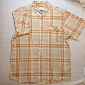 Columbia Mens Plaid Shirt size Large Short Sleeve Button Up Pocket Orange UEC